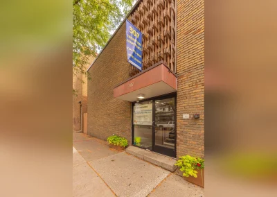 apartment building for 307 thompson st